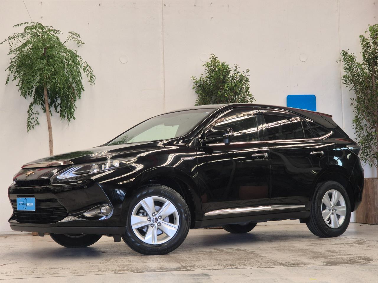 2014 Toyota HARRIER thumbnail
