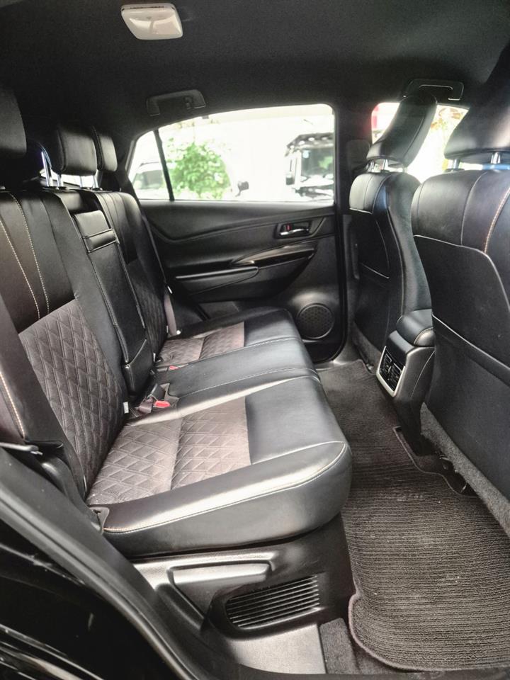 2014 Toyota HARRIER thumbnail