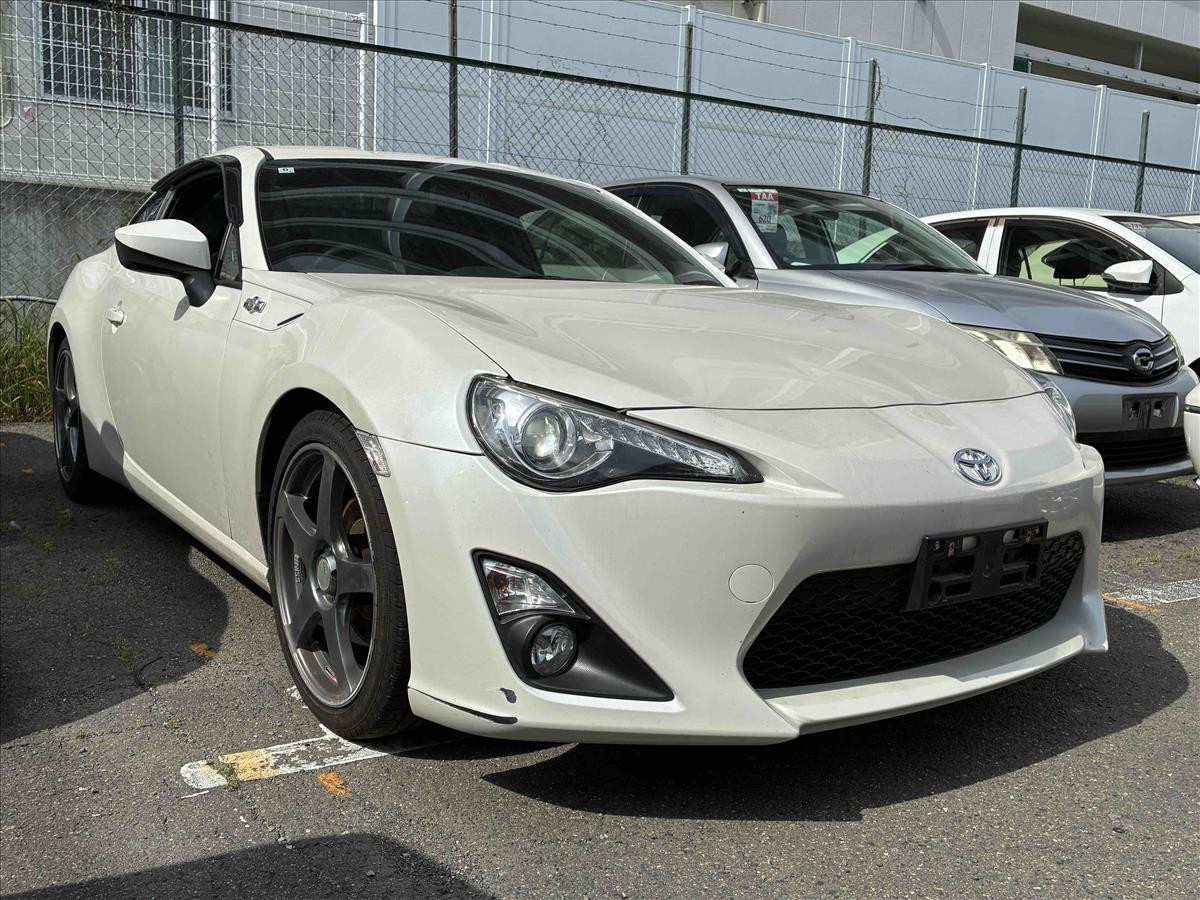 2012 Toyota 86 thumbnail