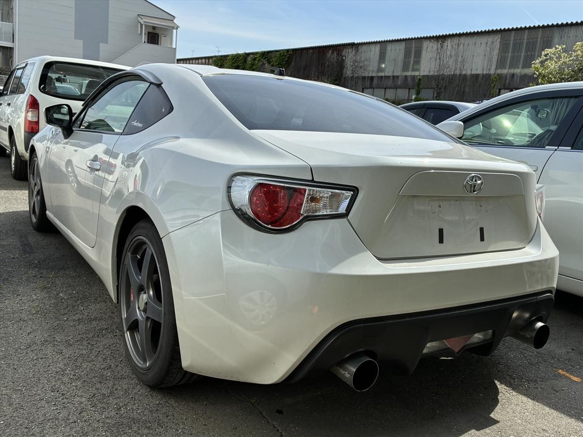 2012 Toyota 86 thumbnail
