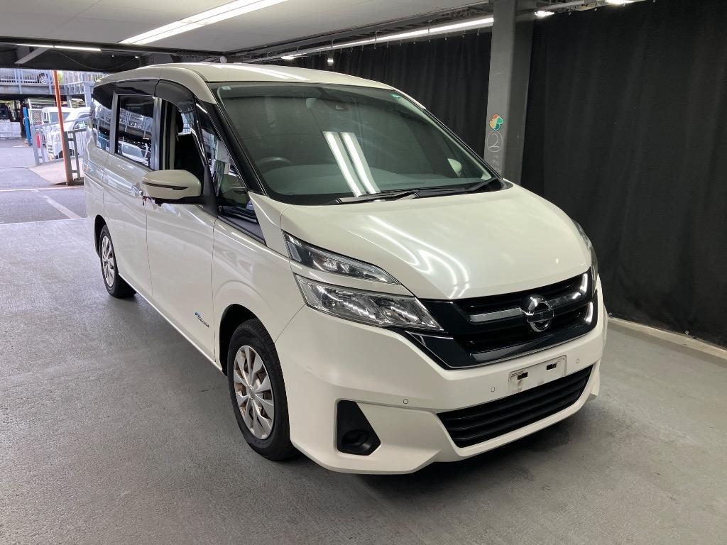 2017 Nissan Serena thumbnail