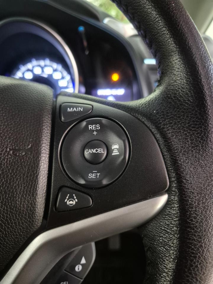 2017 Honda FIT thumbnail
