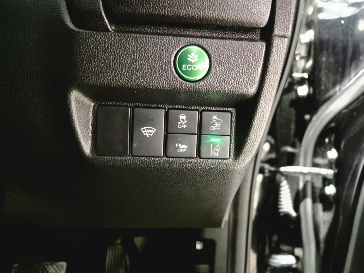 2017 Honda FIT thumbnail