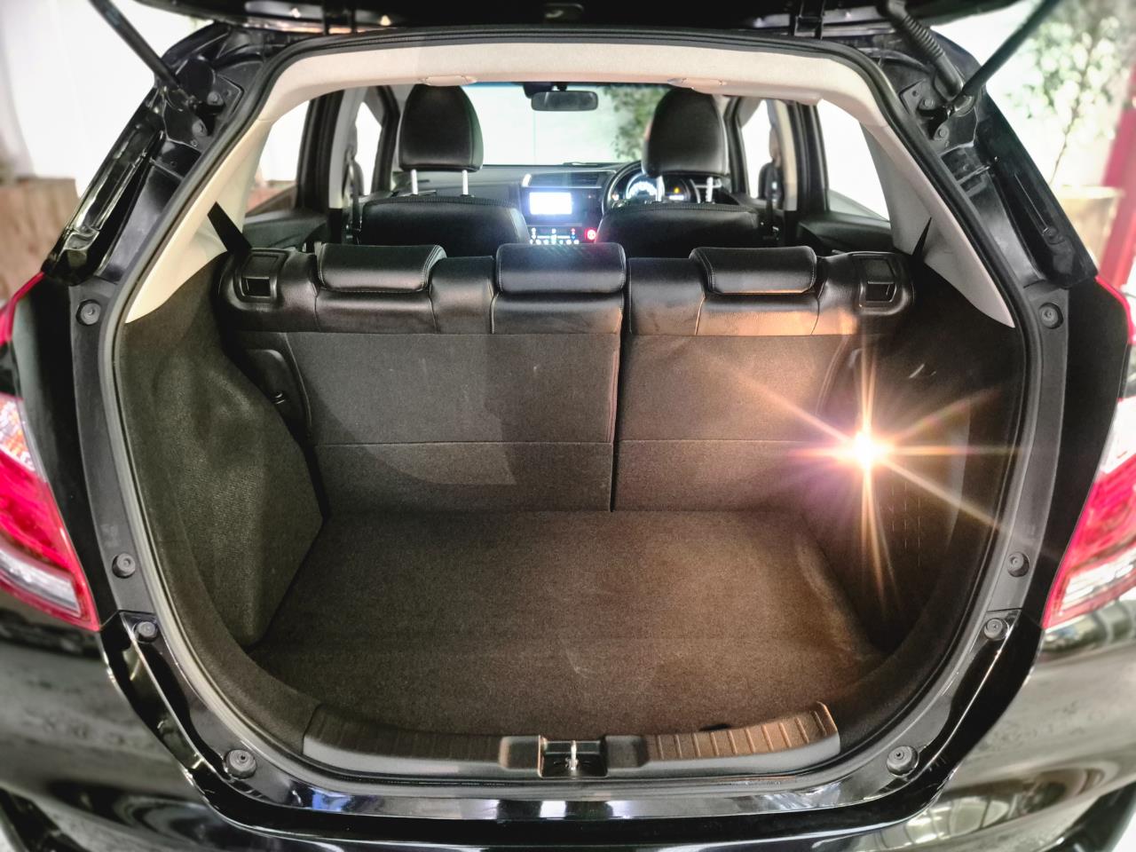 2017 Honda FIT thumbnail