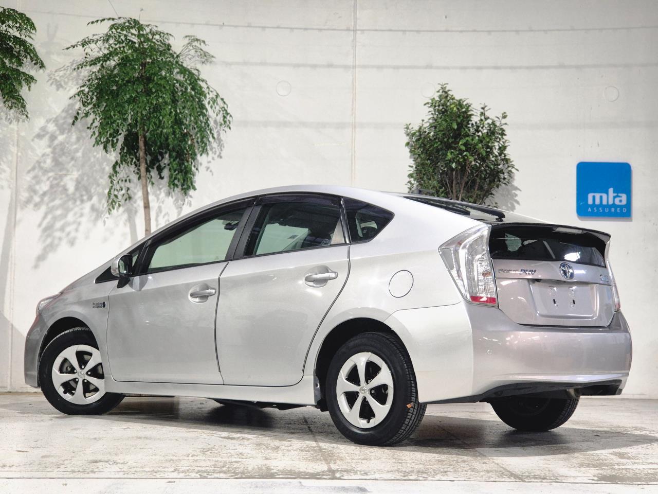 2012 Toyota PRIUS thumbnail