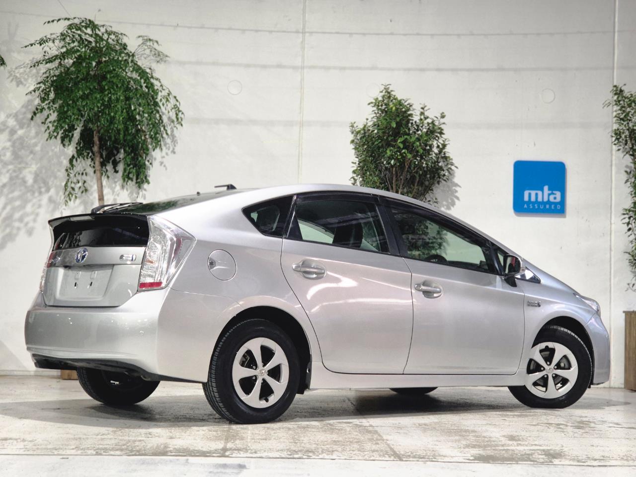 2012 Toyota PRIUS thumbnail