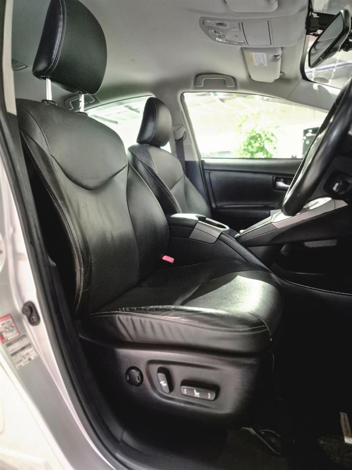 2012 Toyota PRIUS thumbnail
