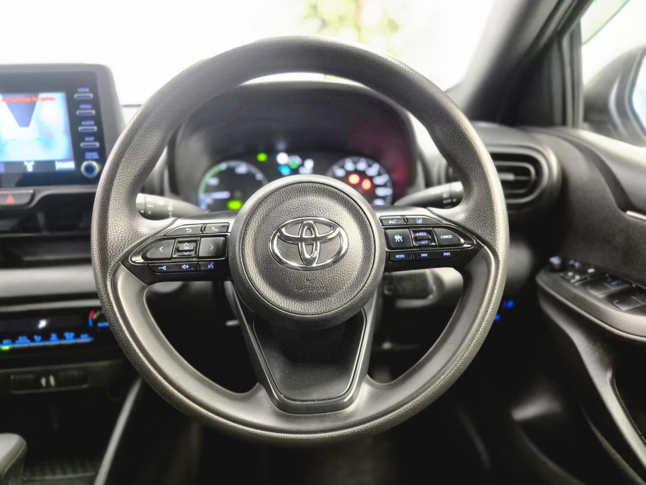 2021 Toyota Yaris thumbnail