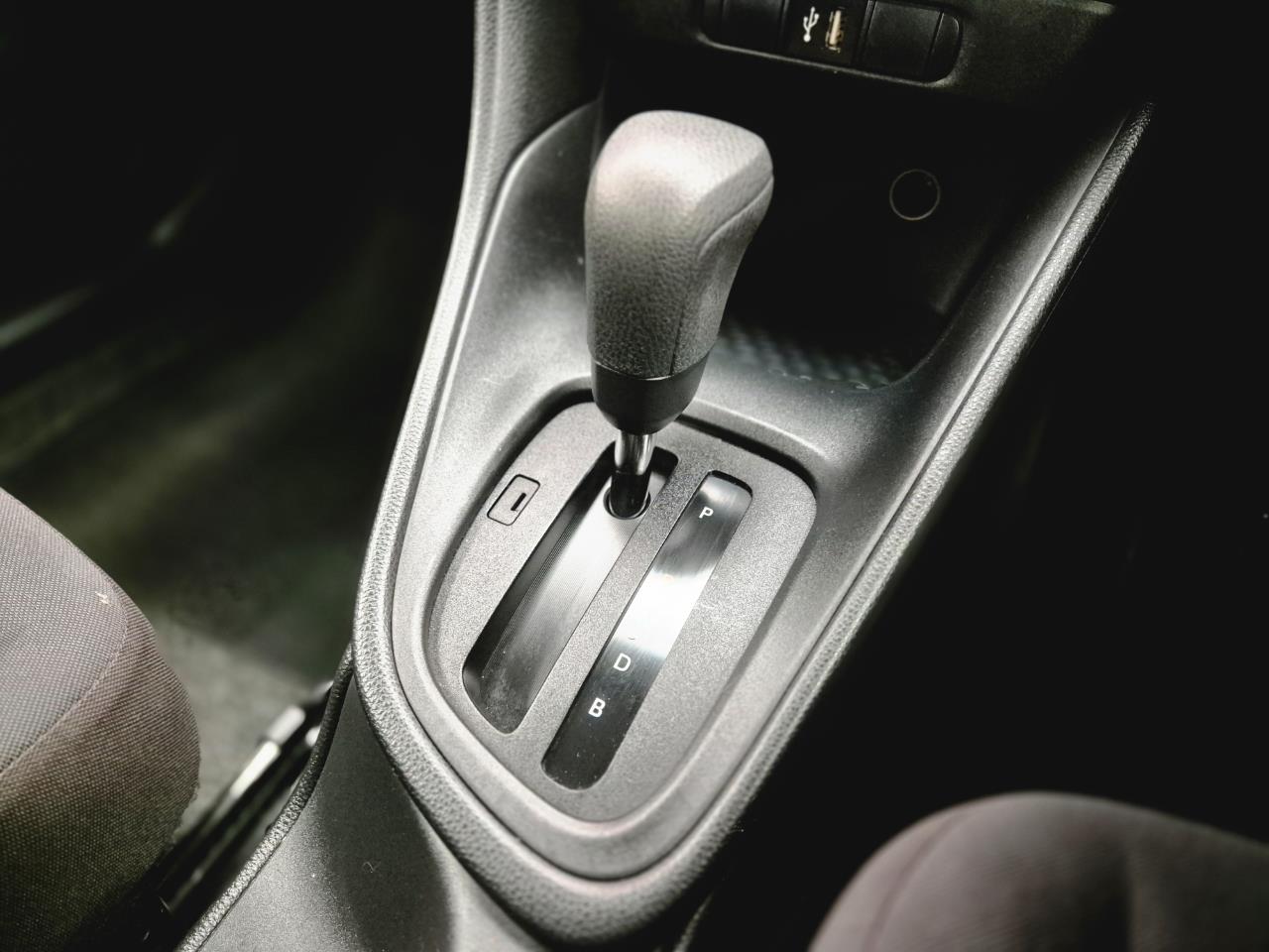 2021 Toyota Yaris thumbnail
