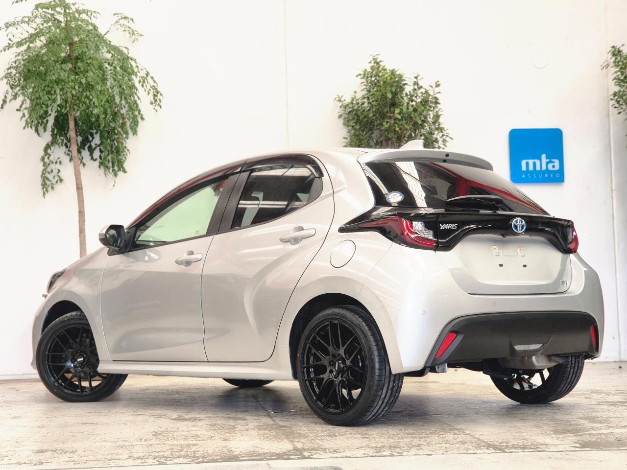 2021 Toyota Yaris thumbnail
