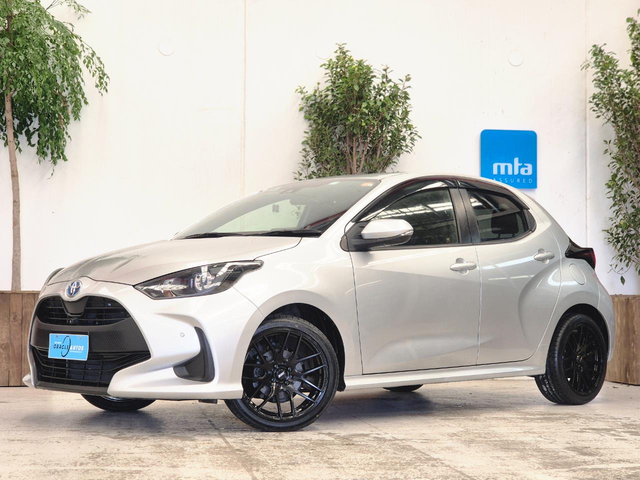 2021 Toyota Yaris thumbnail