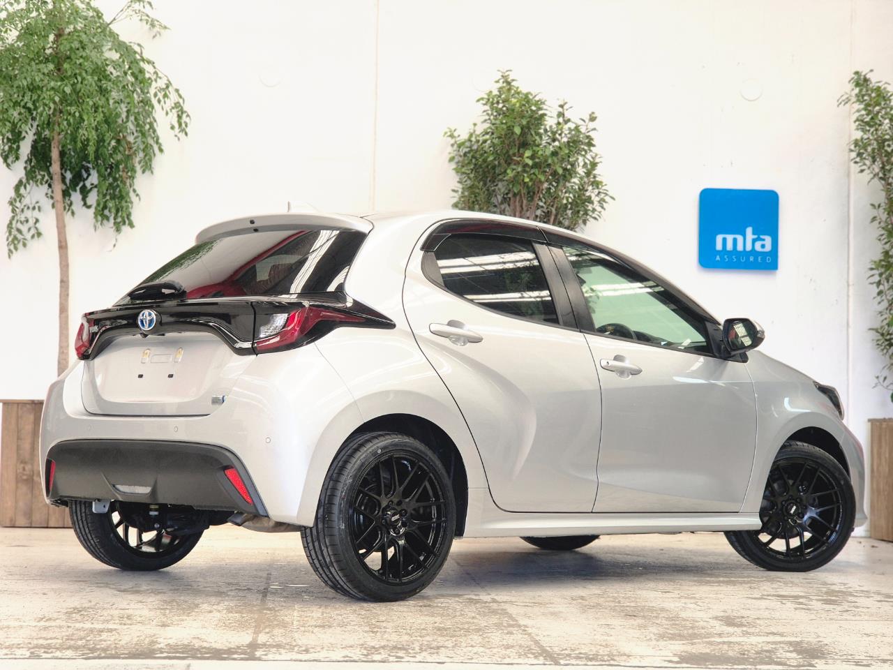 2021 Toyota Yaris thumbnail