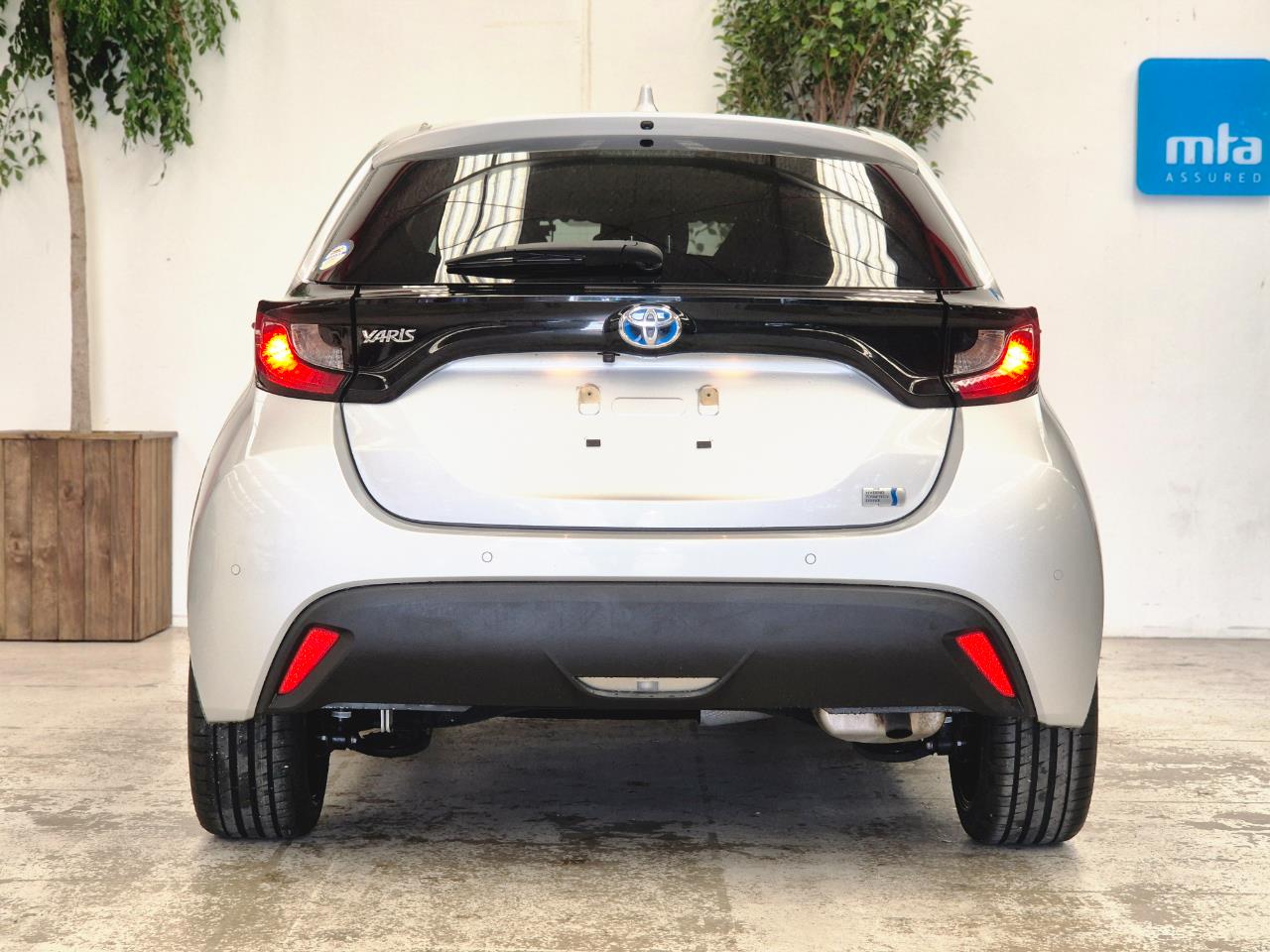 2021 Toyota Yaris thumbnail