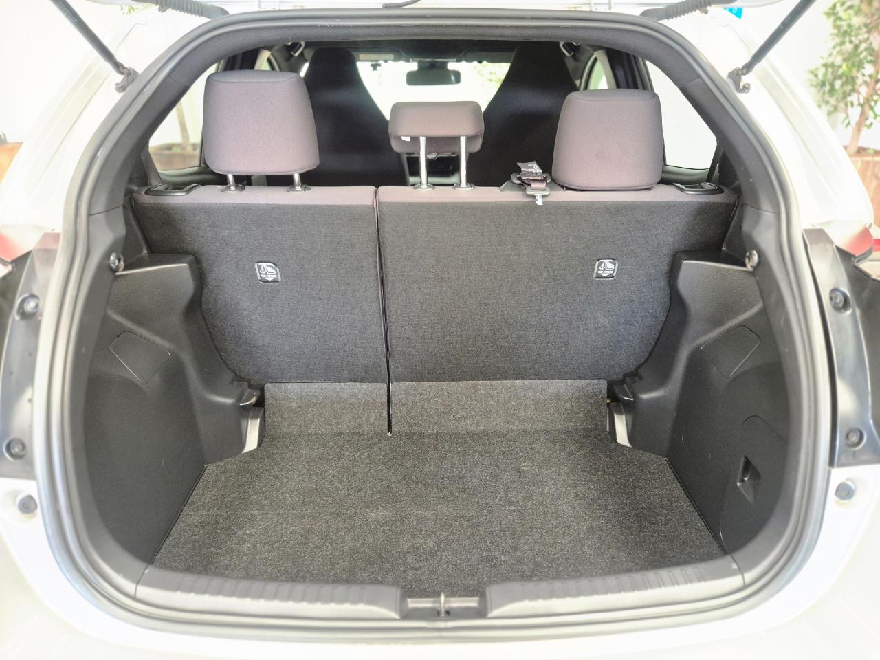 2021 Toyota Yaris thumbnail