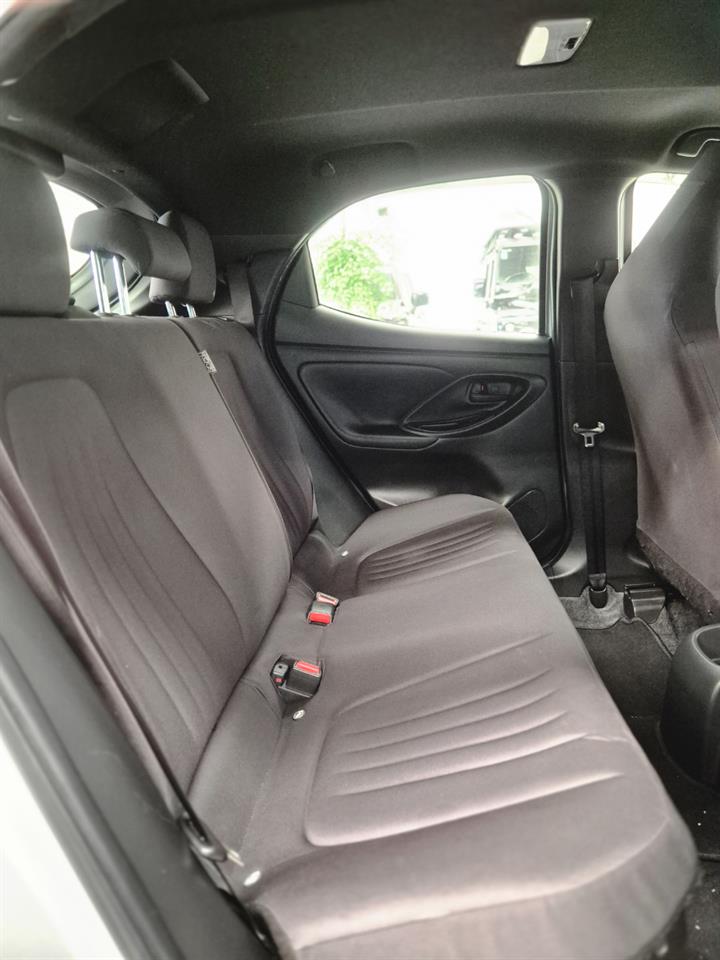 2021 Toyota Yaris thumbnail