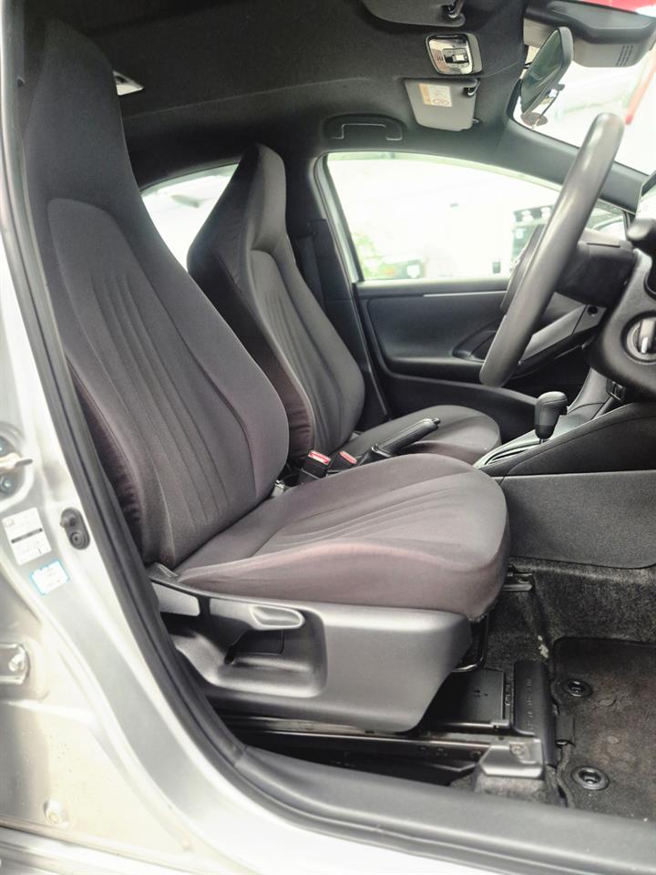 2021 Toyota Yaris thumbnail