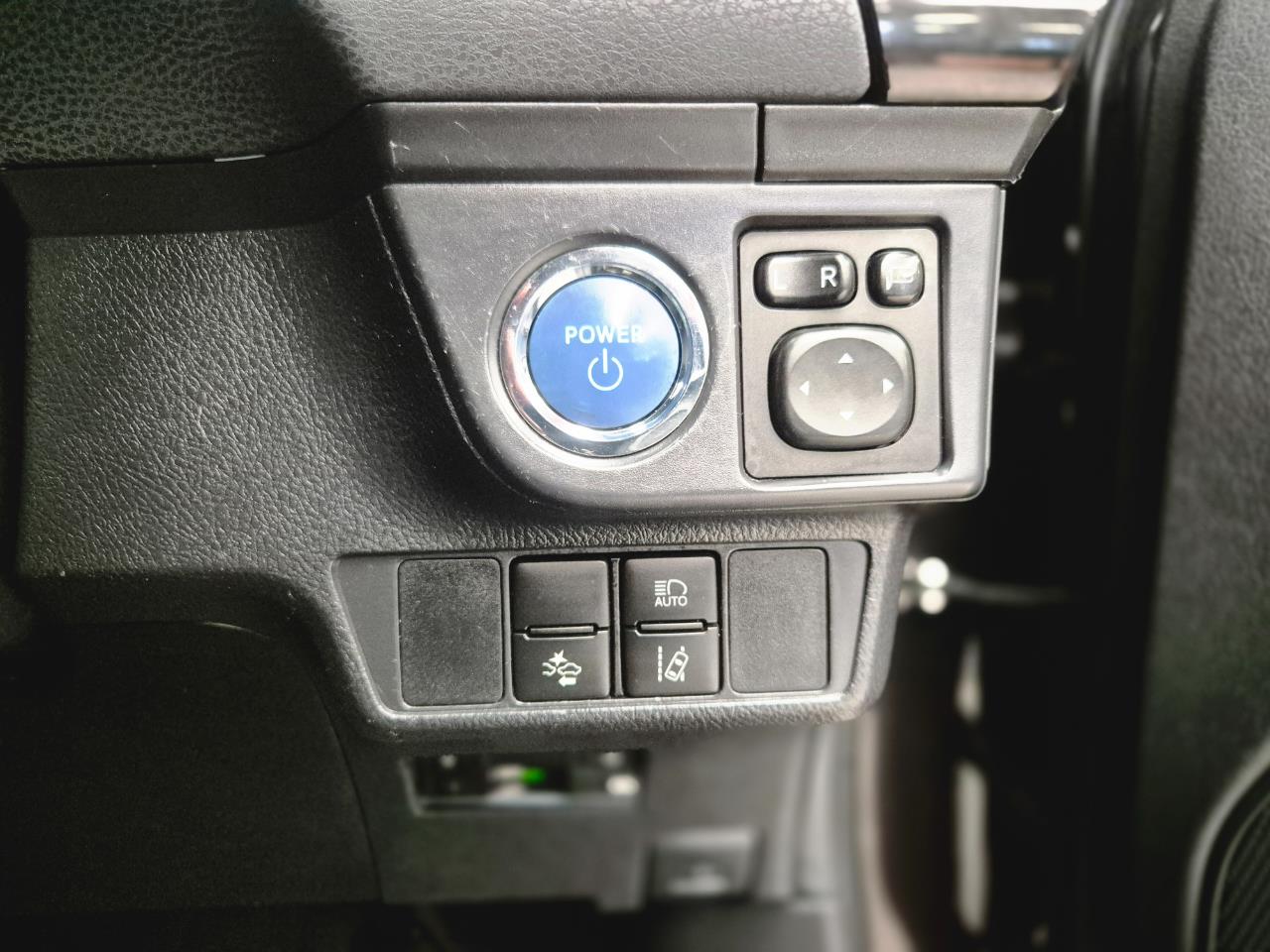 2016 Toyota COROLLA thumbnail