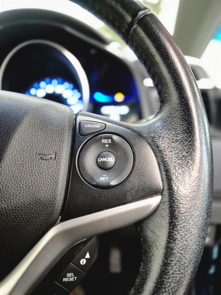 2015 Honda FIT thumbnail