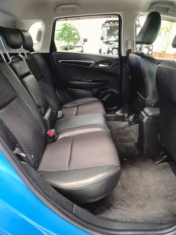 2015 Honda FIT thumbnail