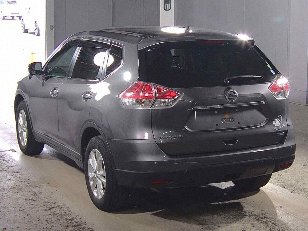 2015 Nissan XTRAIL thumbnail