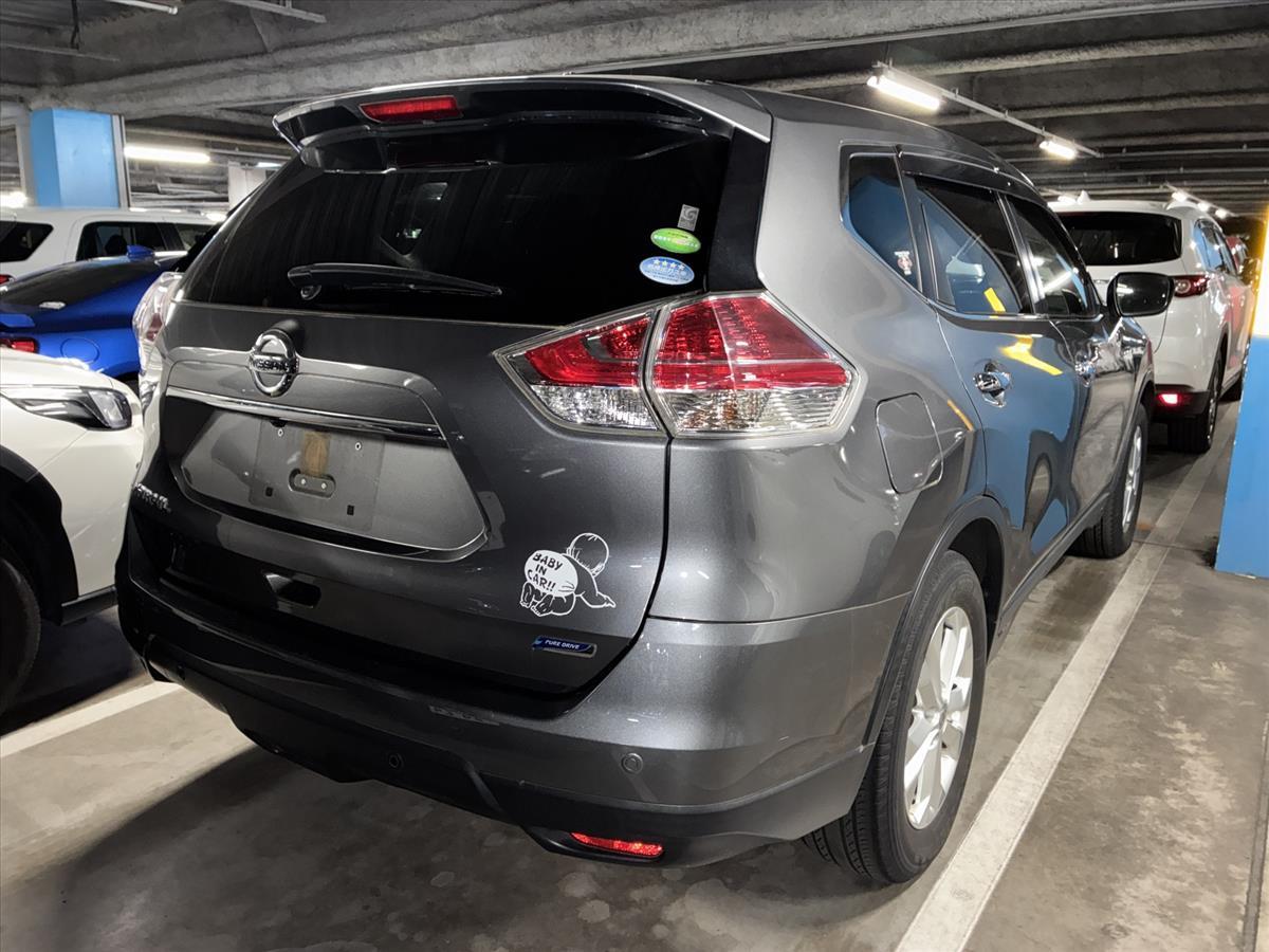 2015 Nissan XTRAIL thumbnail
