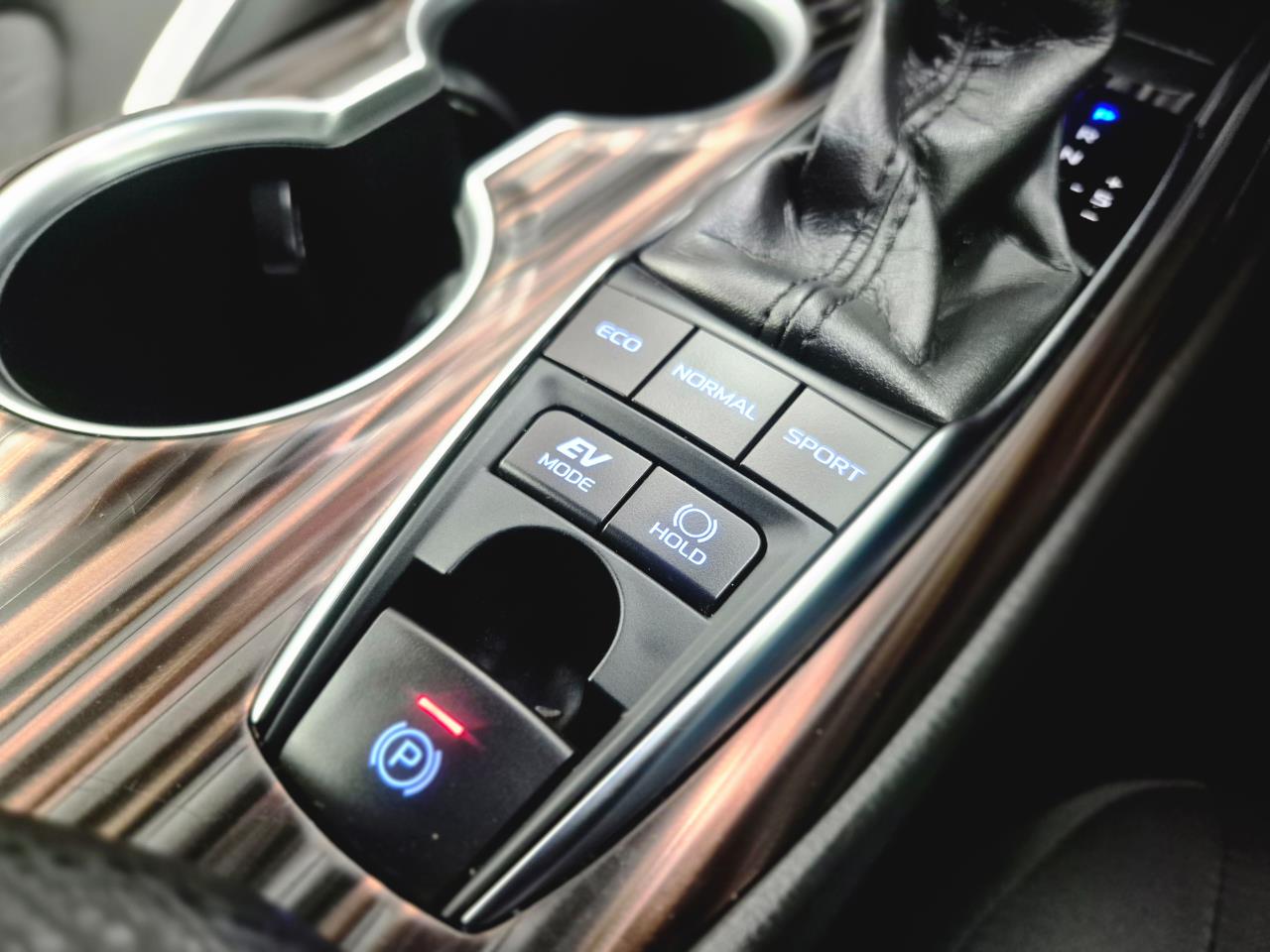 2019 Toyota Camry thumbnail
