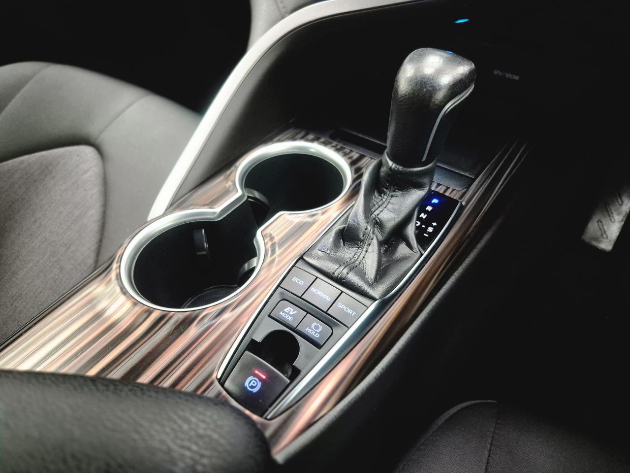 2019 Toyota Camry thumbnail