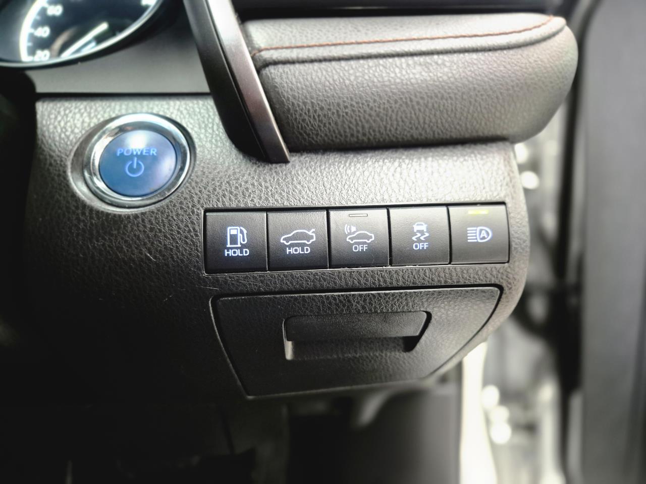 2019 Toyota Camry thumbnail