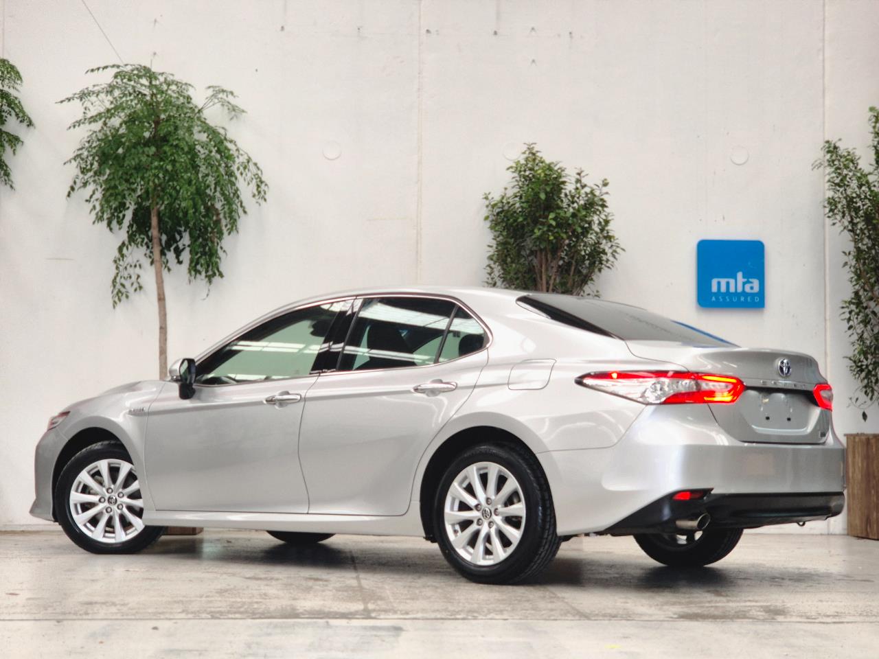 2019 Toyota Camry thumbnail