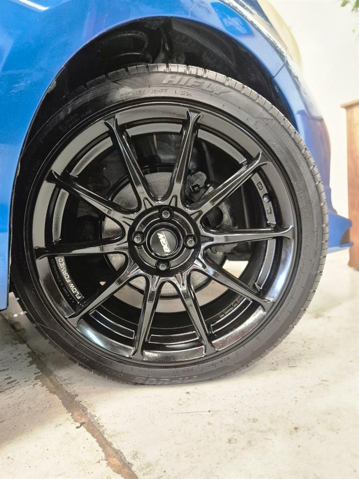 2013 Toyota Aqua thumbnail