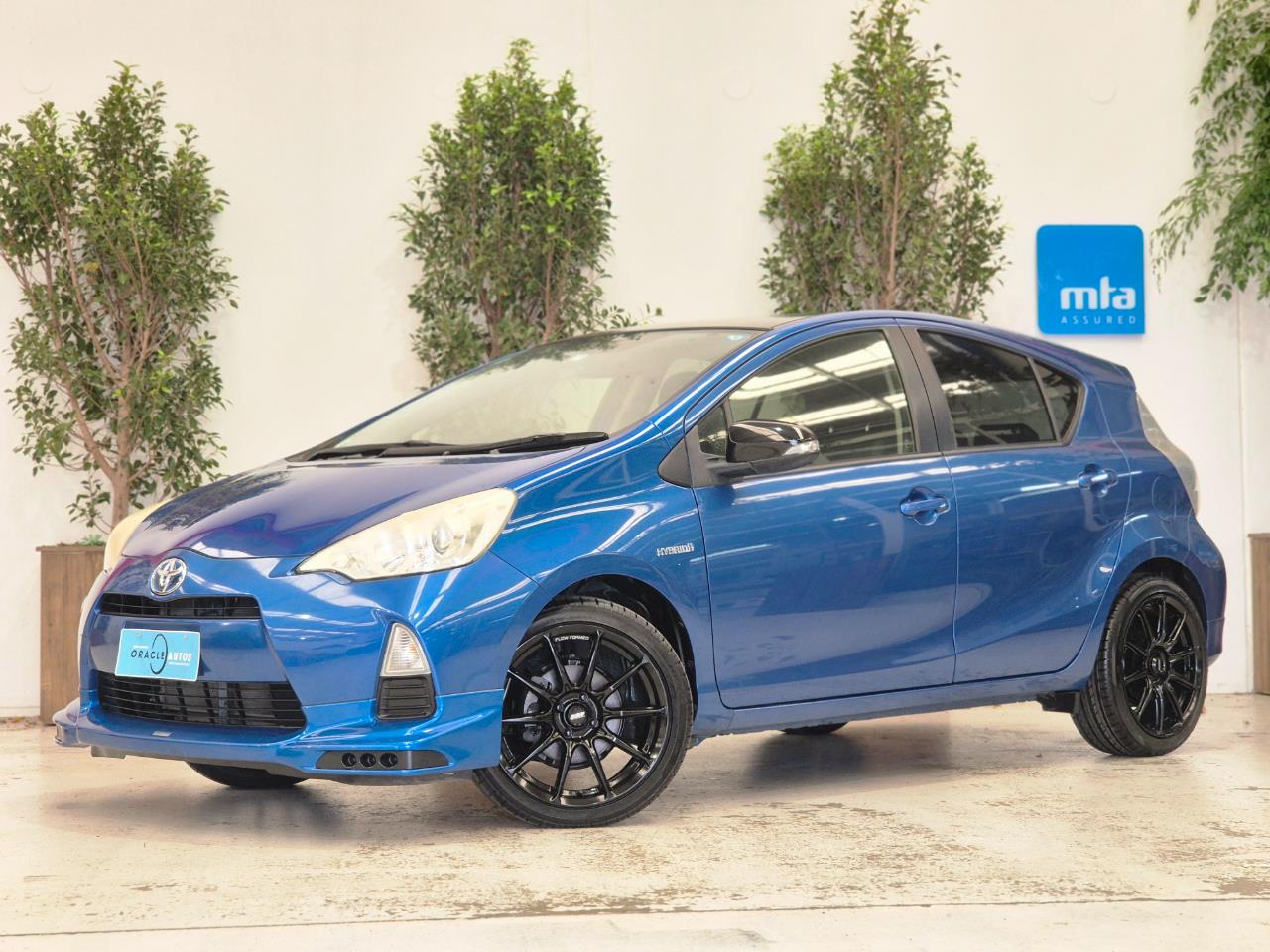 2013 Toyota Aqua thumbnail