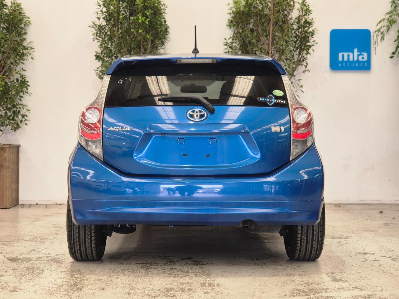 2013 Toyota Aqua thumbnail