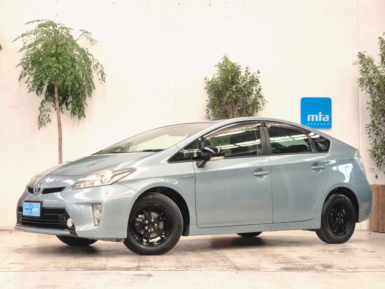 2015 Toyota Prius thumbnail