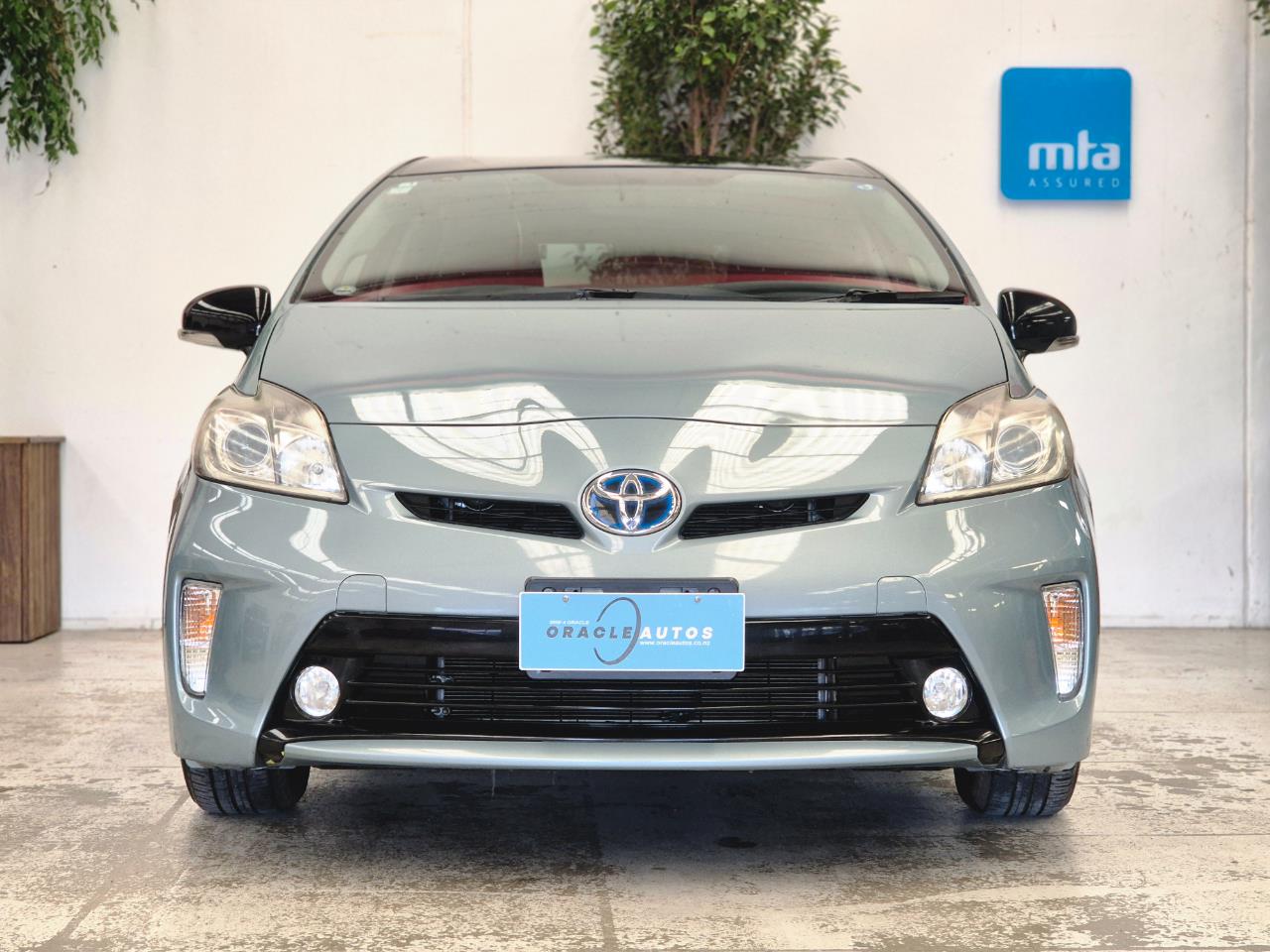 2015 Toyota Prius thumbnail