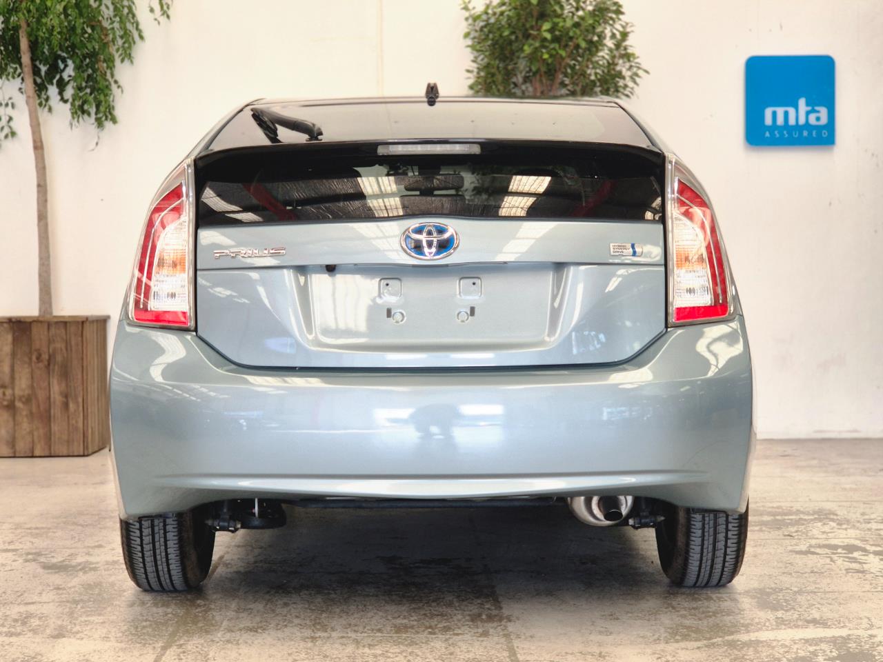 2015 Toyota Prius thumbnail