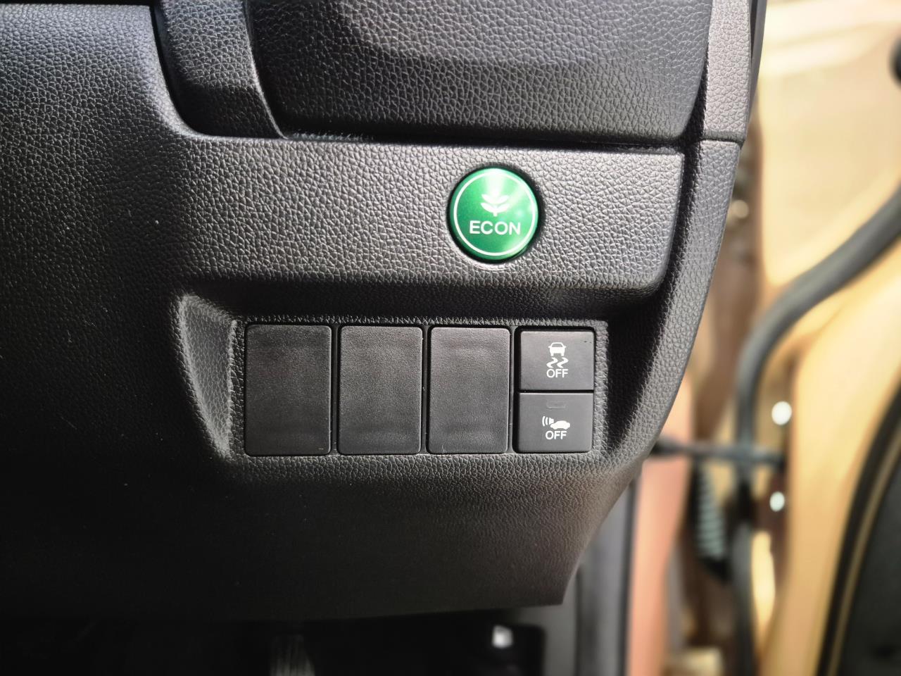 2013 Honda FIT thumbnail