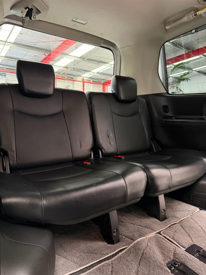 2013 Nissan Serena thumbnail