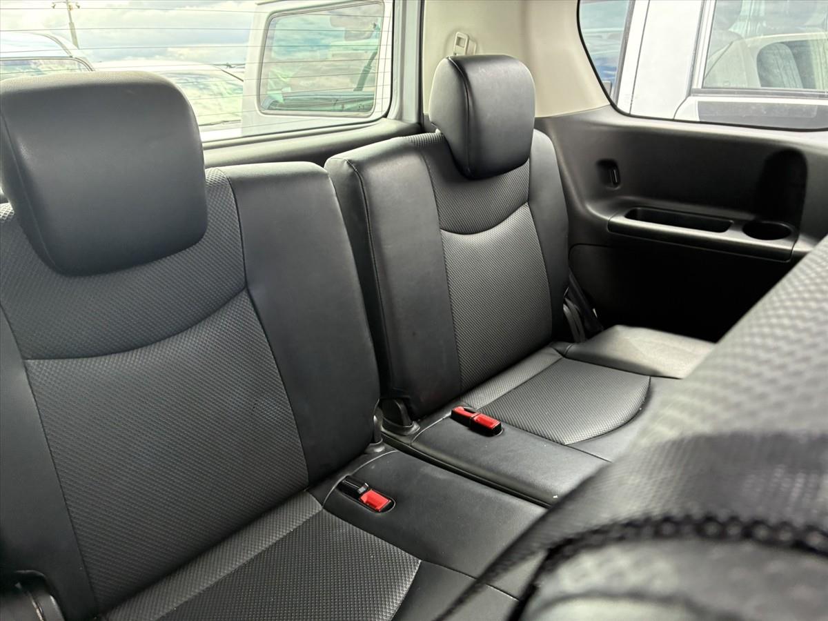 2013 Nissan Serena thumbnail