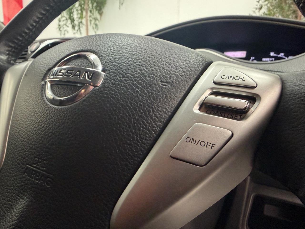 2013 Nissan Serena thumbnail