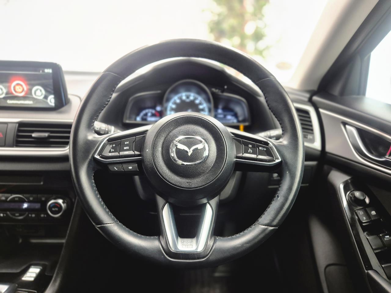 2017 Mazda AXELA thumbnail