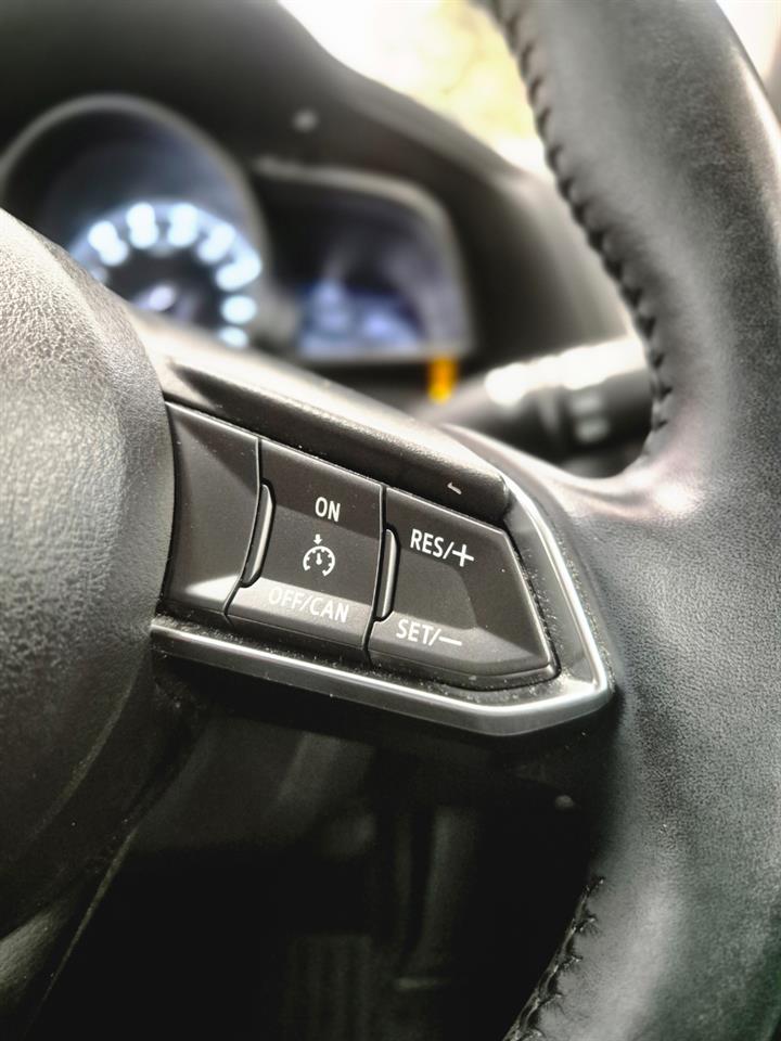 2017 Mazda AXELA thumbnail