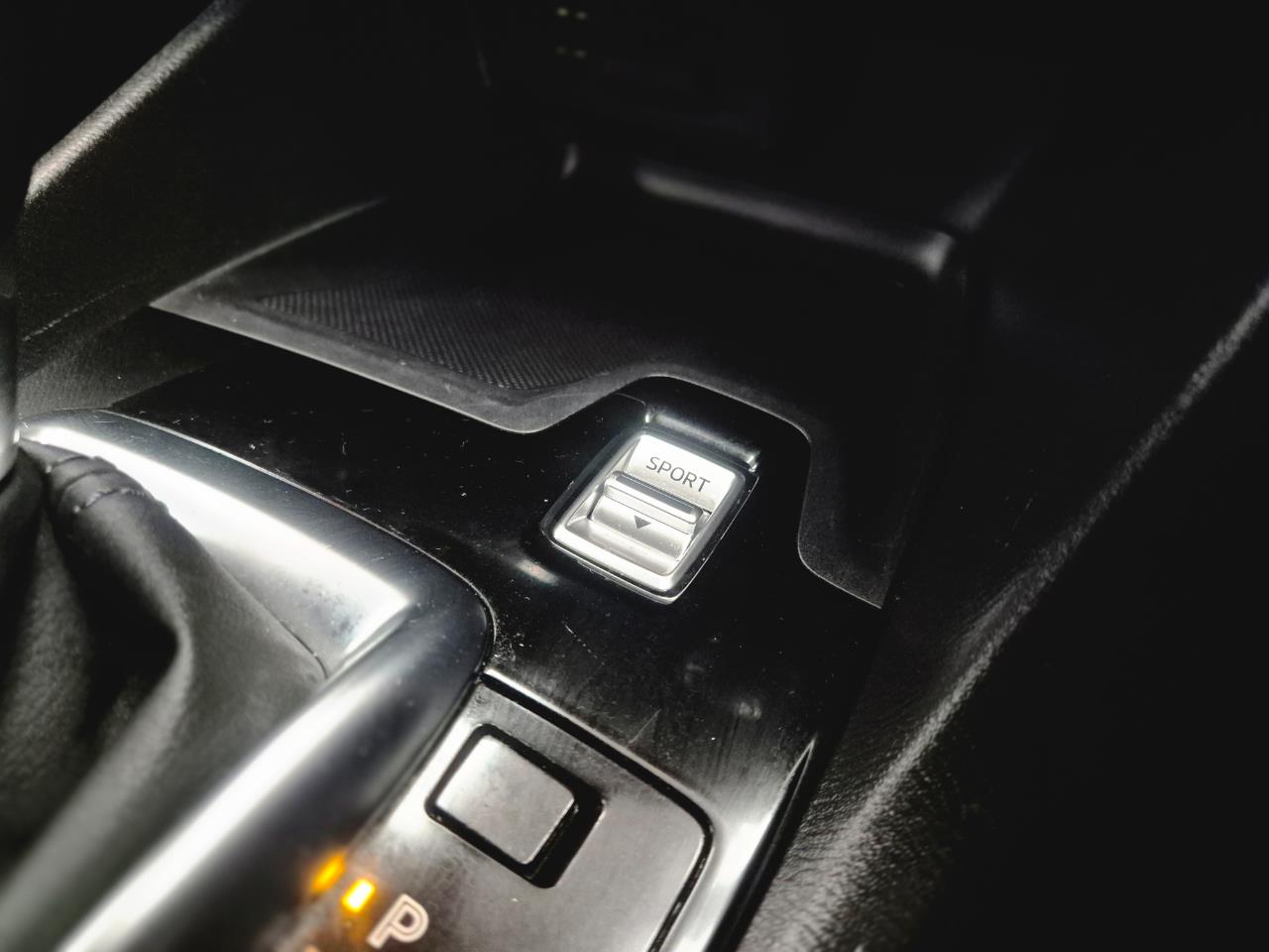2017 Mazda AXELA thumbnail