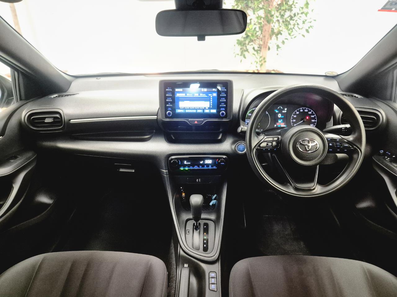 2021 Toyota Yaris thumbnail