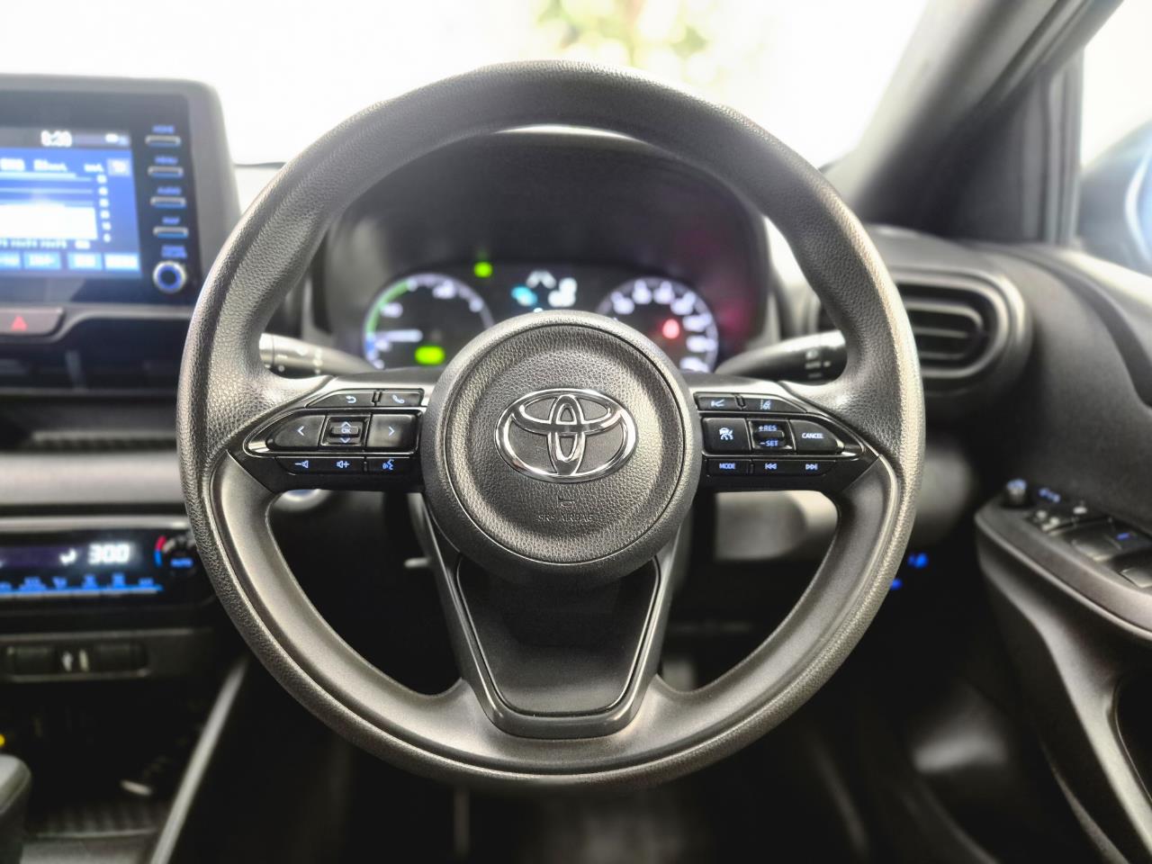 2021 Toyota Yaris thumbnail