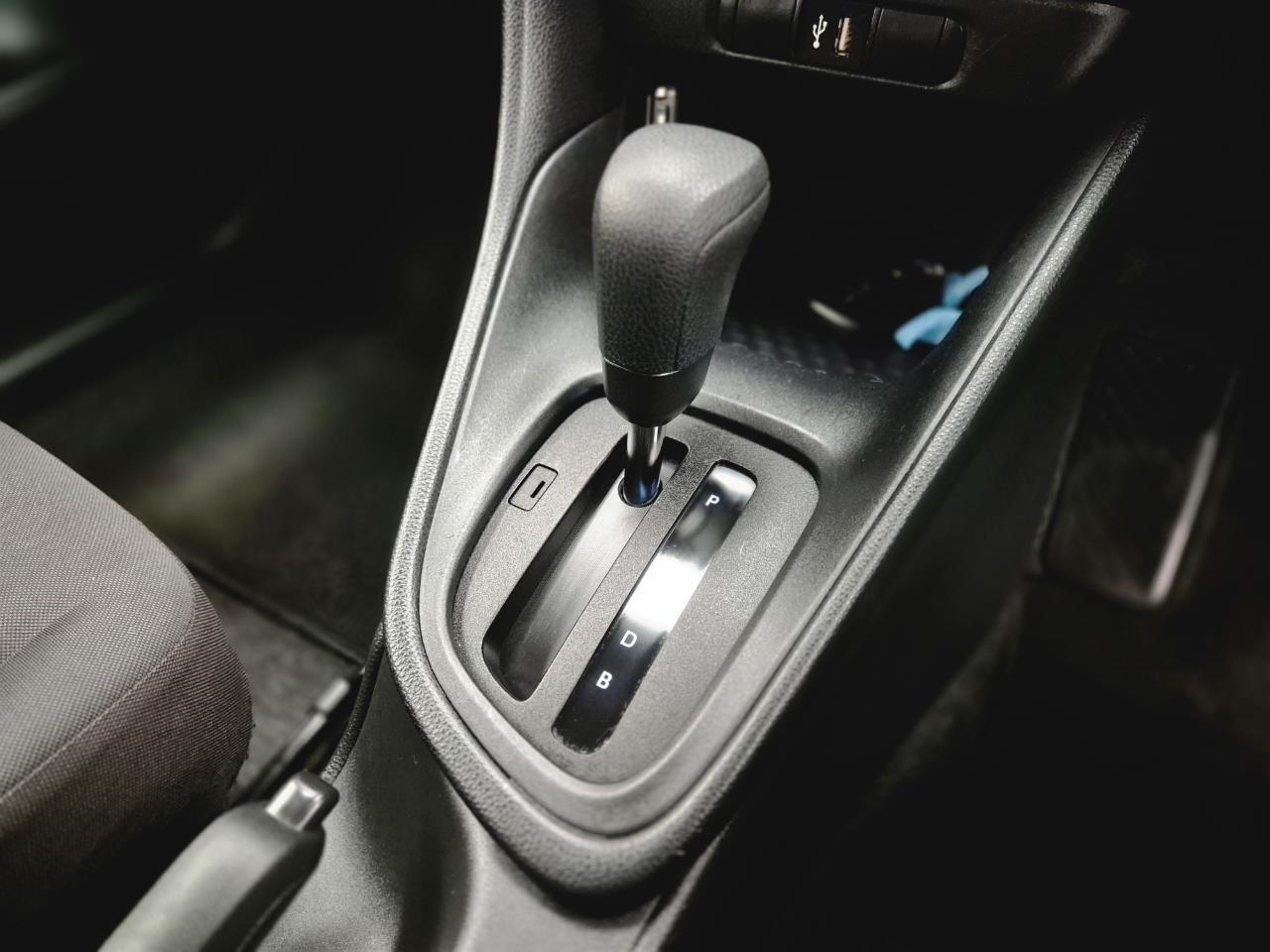 2021 Toyota Yaris thumbnail