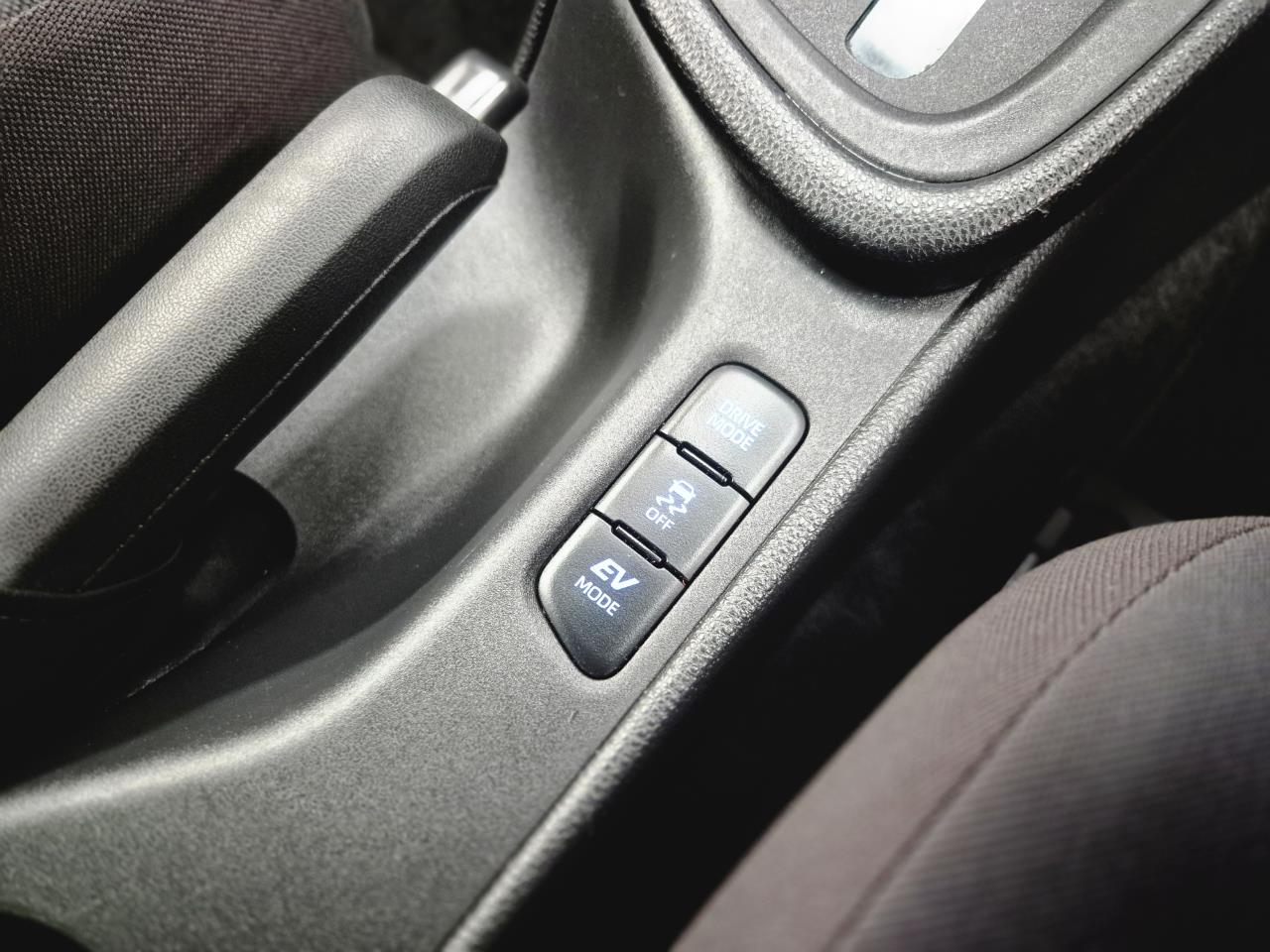 2021 Toyota Yaris thumbnail