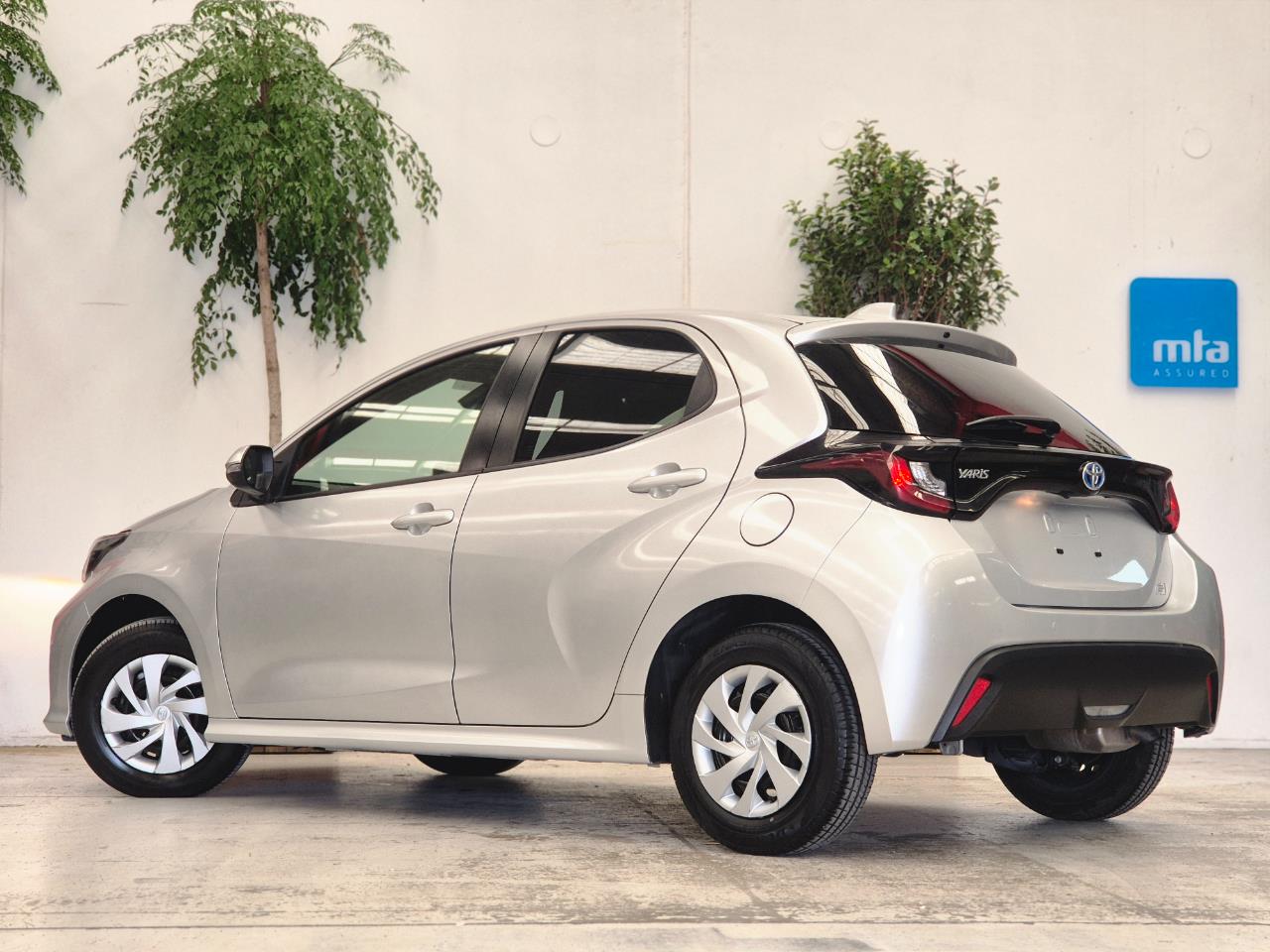 2021 Toyota Yaris thumbnail