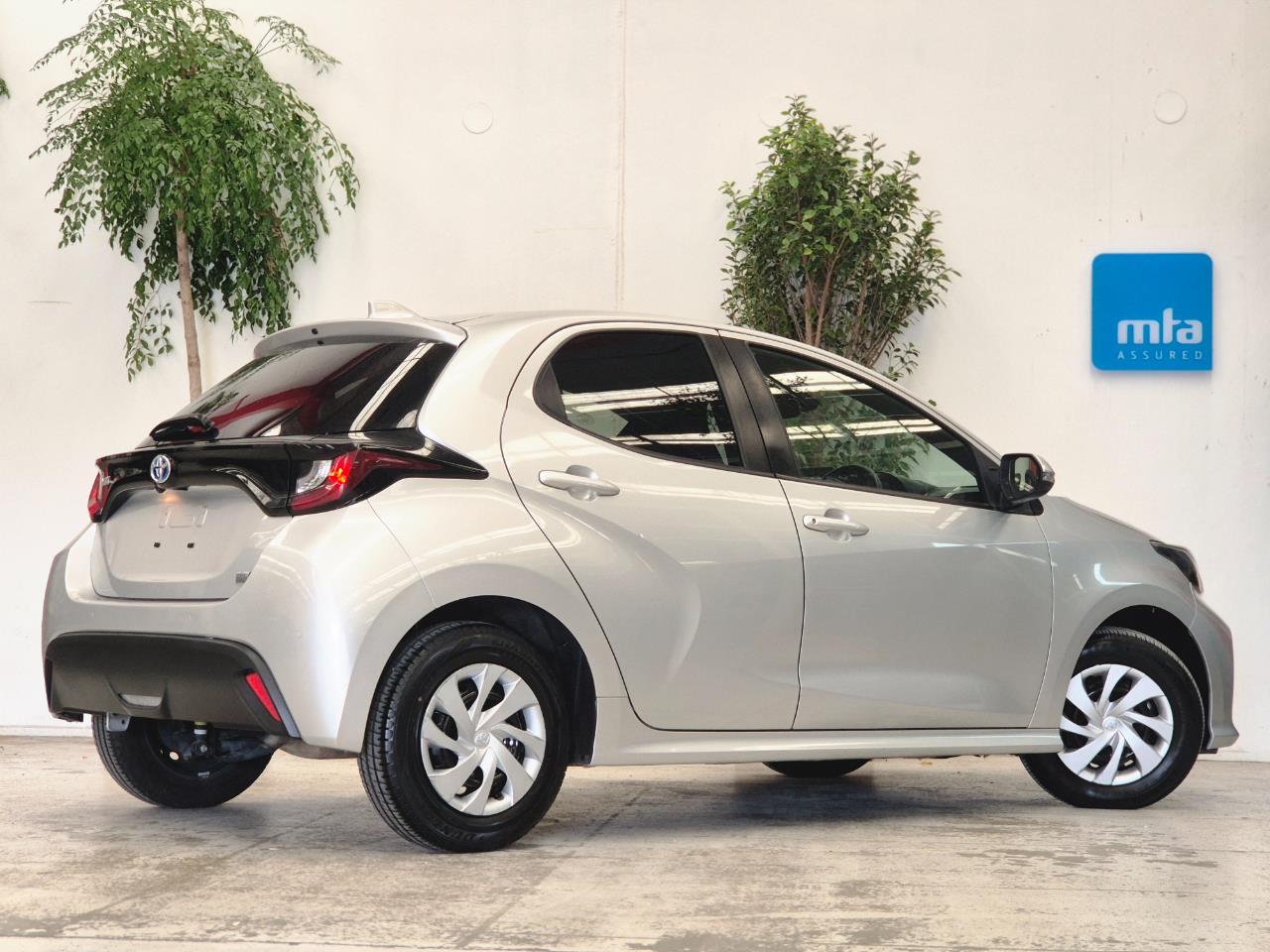 2021 Toyota Yaris thumbnail