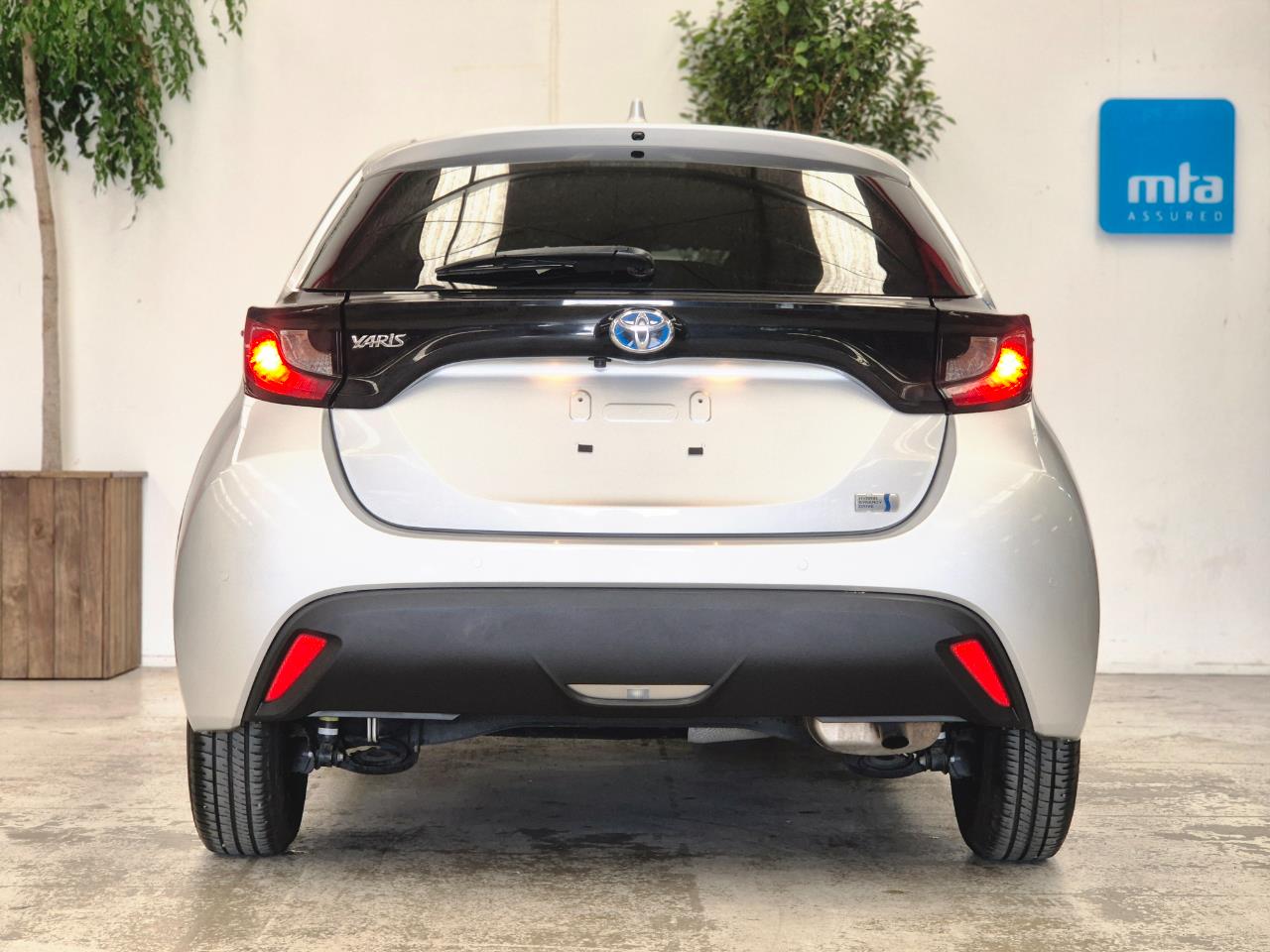 2021 Toyota Yaris thumbnail