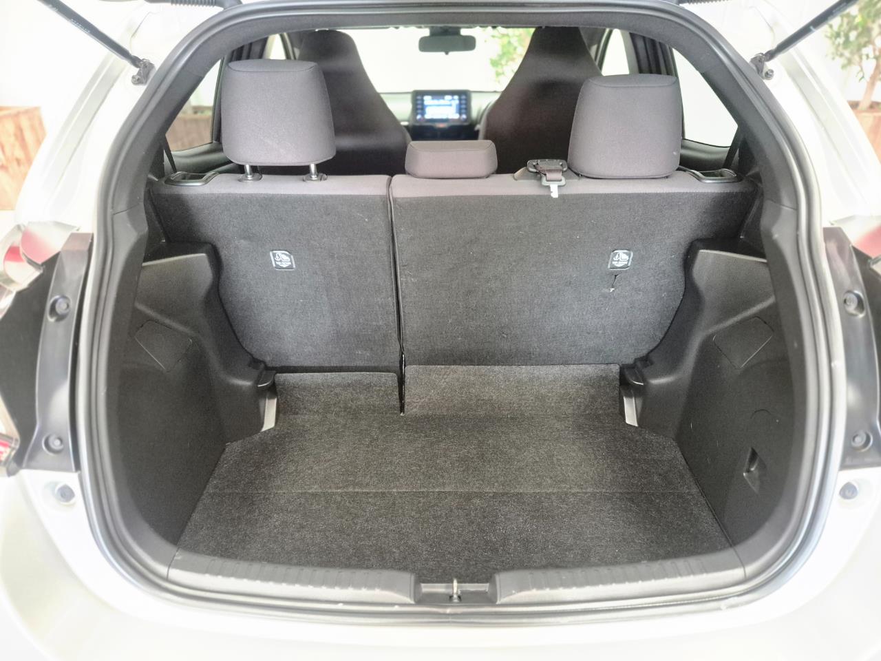 2021 Toyota Yaris thumbnail